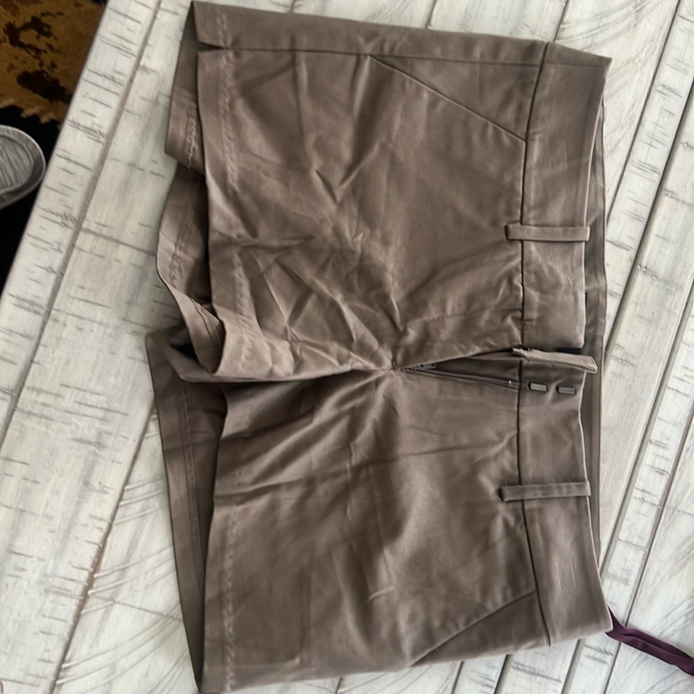Mossimo stretch shorts size 8. NWT